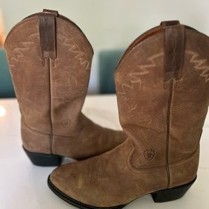 Arita Western boots size 9